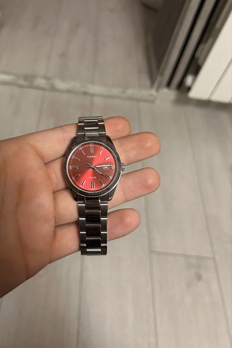 Vand ceas casio rosu