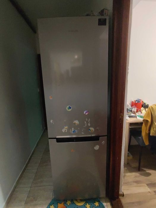 Frigider Samsung