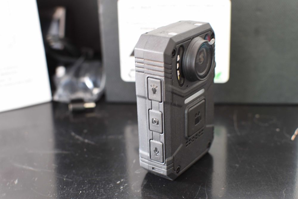 Vand Cameră corp cu afișaj S3 NOU