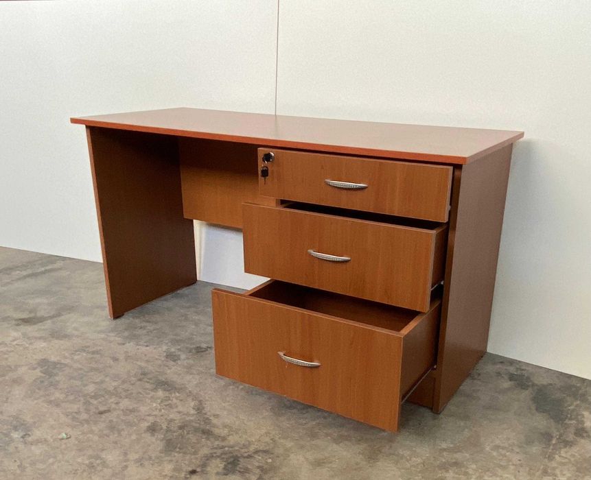 Vand Birou cu Sertare