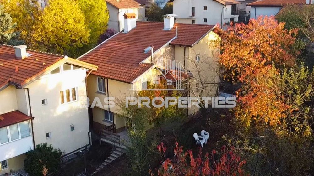 Къща в София-Банкя площ 243