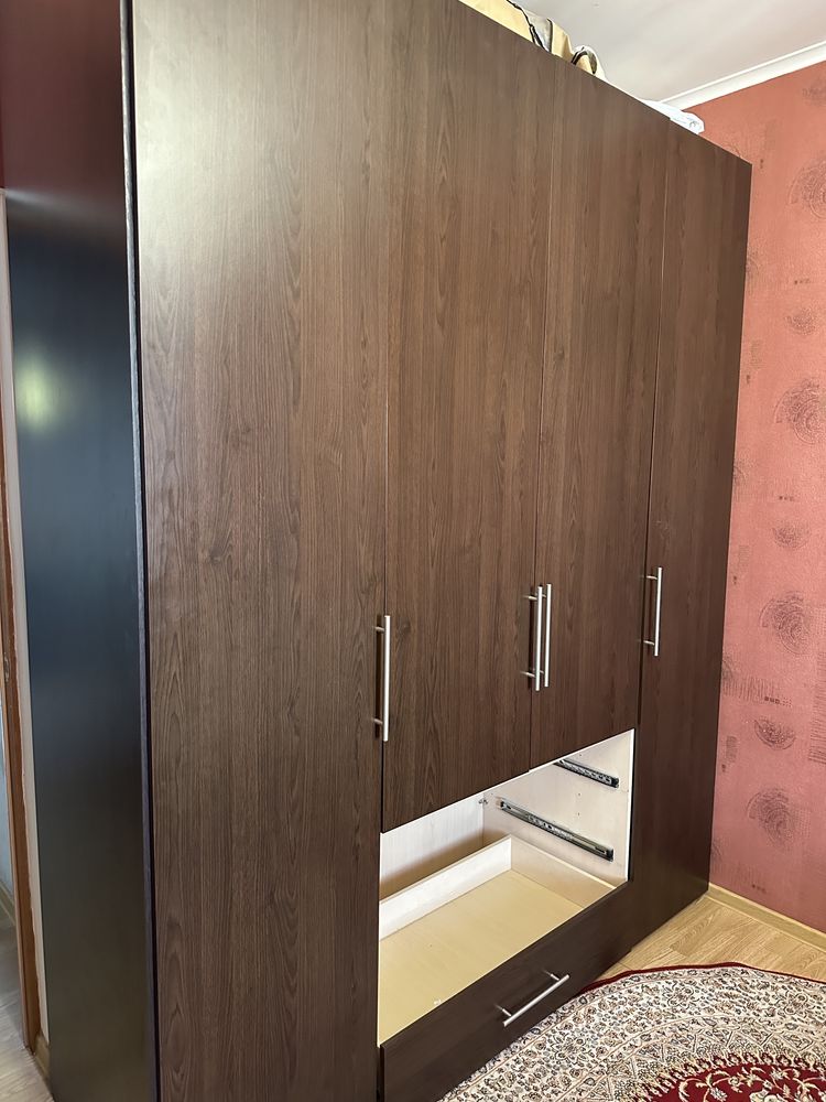 Продаем кровать и шкаф