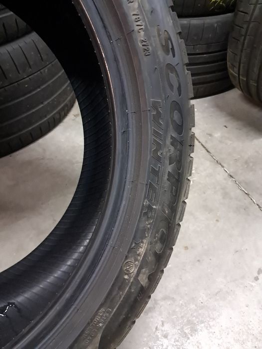 1XAnvelopa second iarna 315 35 R21 Pirelli RSC RFT* 2023