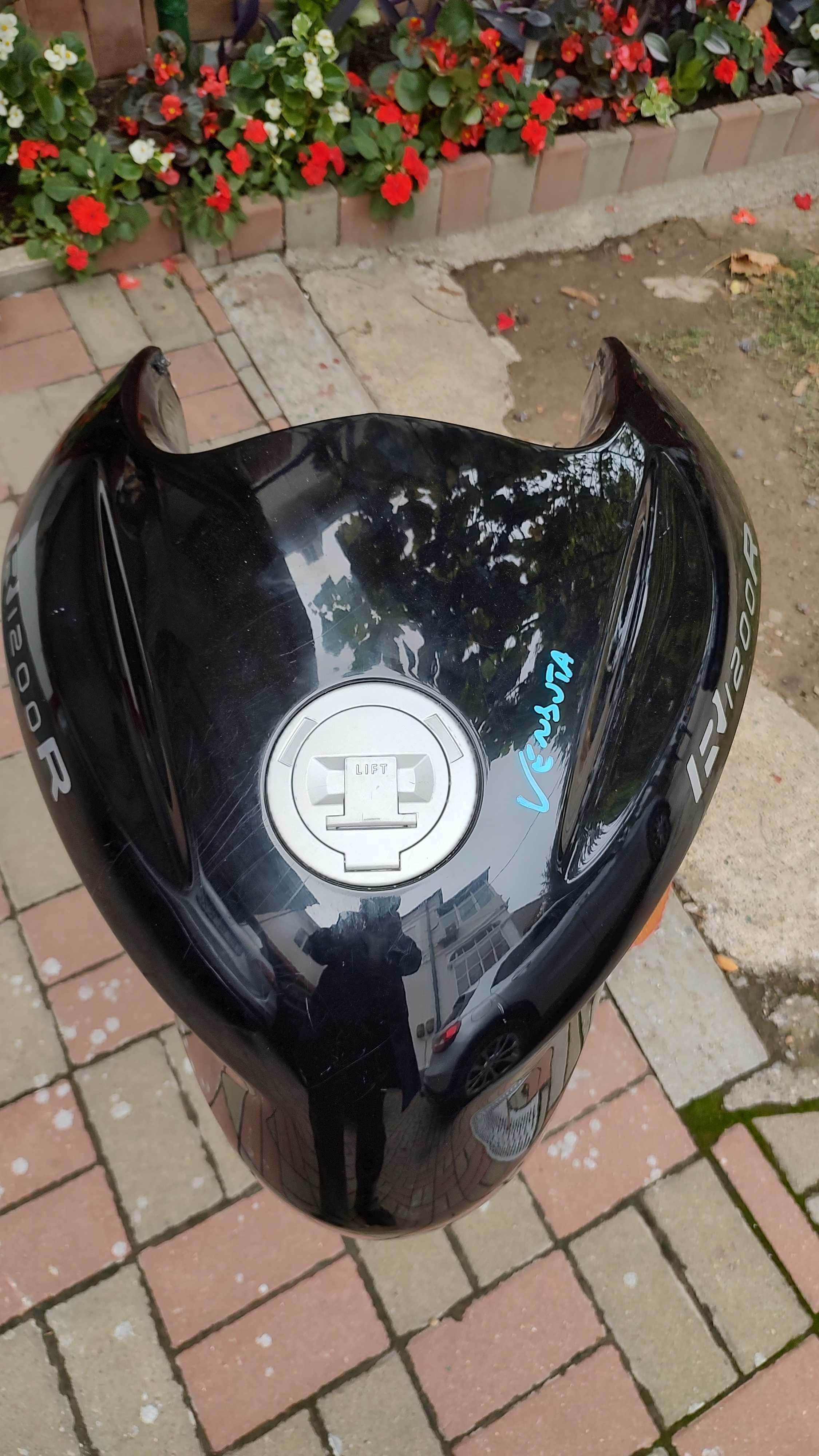 Far, aripa fata BMW R1200R, 2015-2018; rezervor R1200R 2007-2014