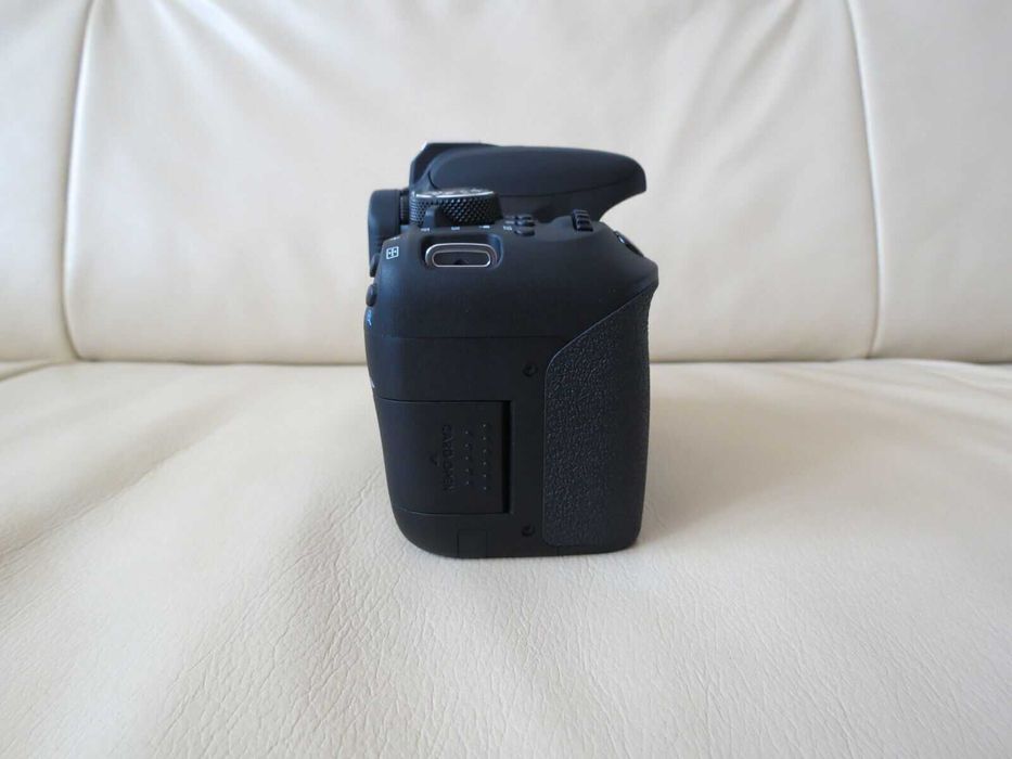 Canon EOS 800D Kit EF-S 18-55mm f/4-5.6 IS STM - Ca Nou - 620 Cadre !!