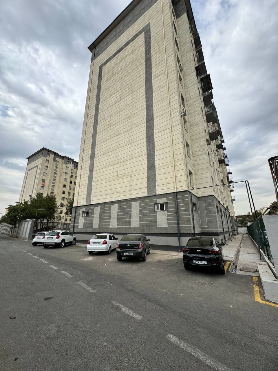Yengi Dom 1etaj Qorasuv 6 Gai Orqasida