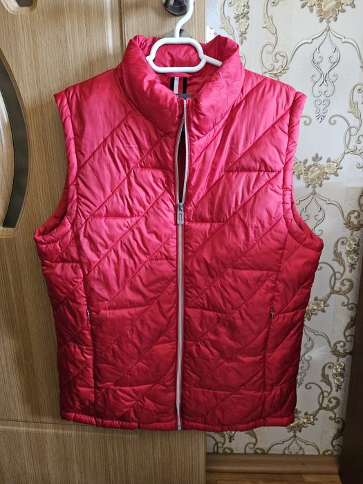 vesta dama ,rosie marime XL,marca Lee Cooper