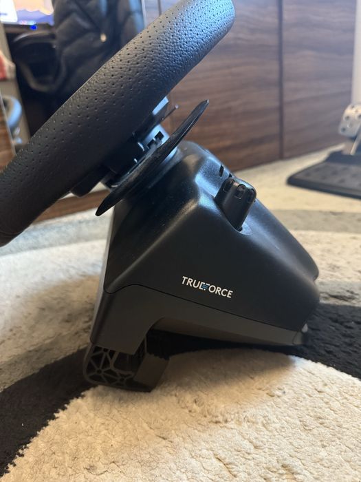 Volan gaming + Schimbator Logitech TrueForce G923 pentru (PC/XBOX ONE)