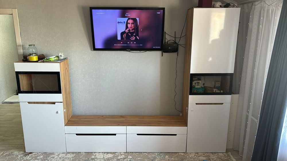 Продам стенку в зал б/у в отличном состоянии