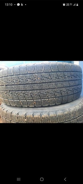 Продаю резину липучка Roadstone размер 205/65 R 15 в отличном состояни