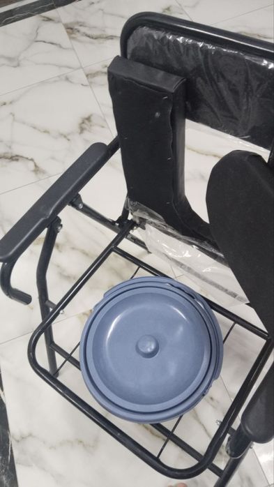 Kreslo gorshok kattalar va yotadiganlar uchun