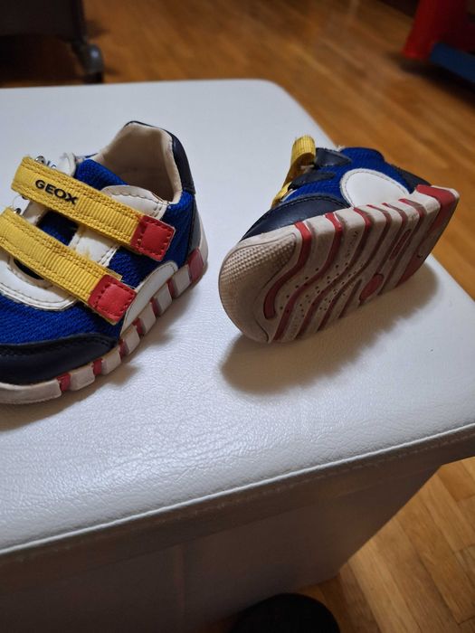 Продавам маратонки Geox размер 20