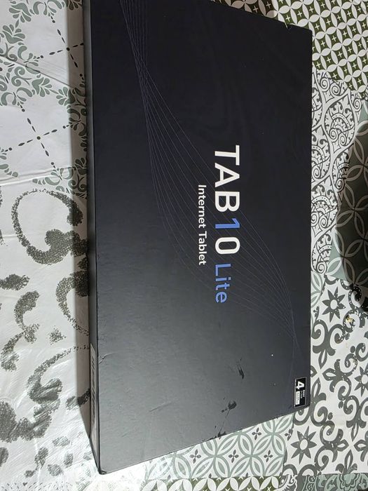 ТАБЛЕТ 10 инча.   ...