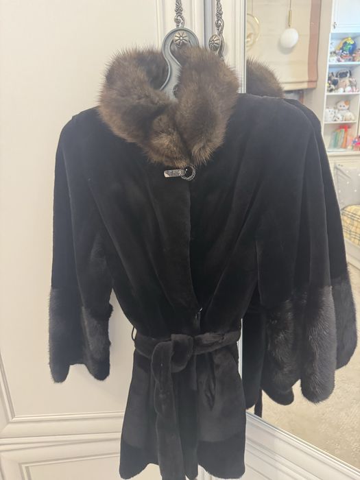 Продам Шубу, стриженная норка воротник соболь!