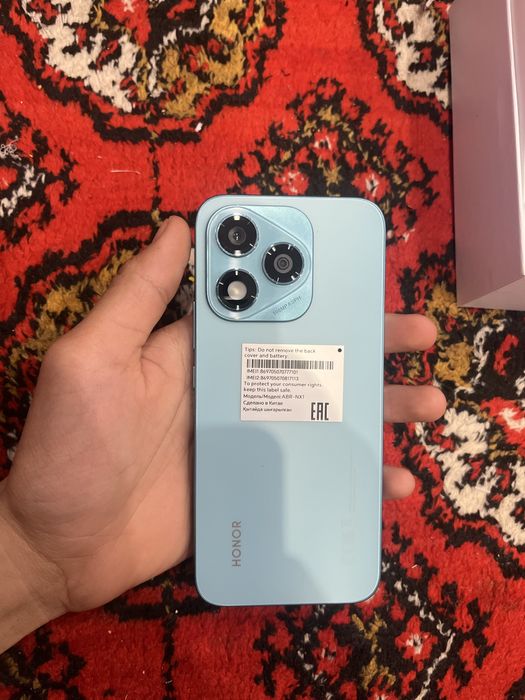 Honor 400 lite telefoni sotiladi 8/256 lik imedan otgan narxi 3 mln200