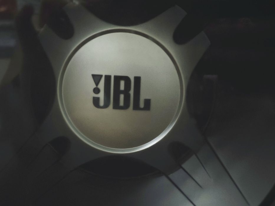 Subwoofer Auto JBL GT5-1204BP 1100w