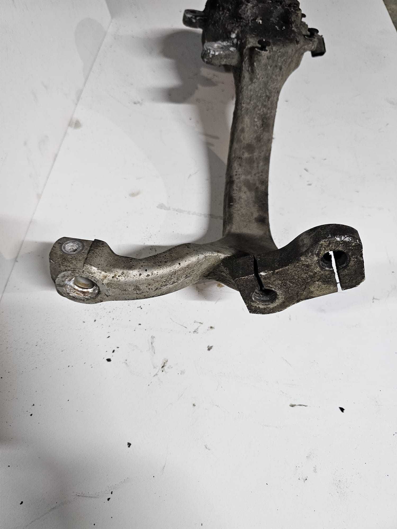 Fuzeta aluminiu stanga dreapta originala Audi A6 C6 4F 2005 - 2011