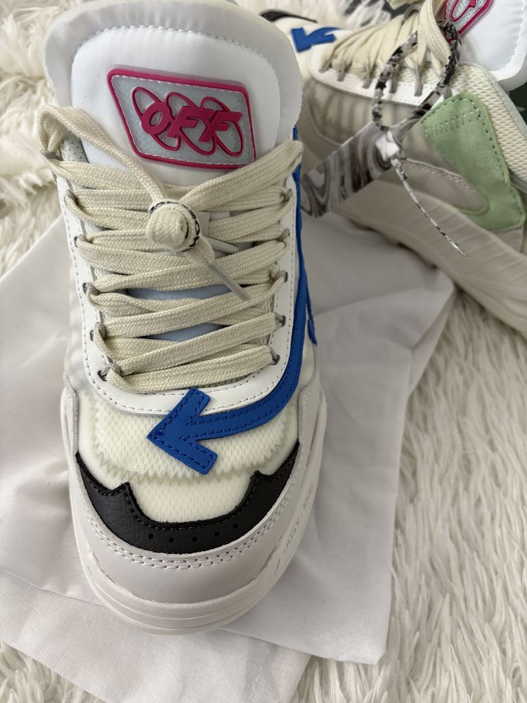 Off-White Odsy 1000
