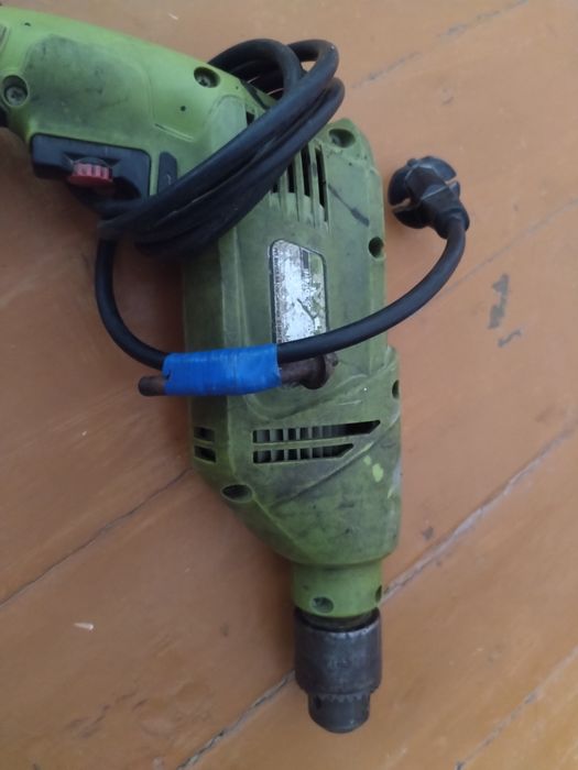 Продам дрель срочно