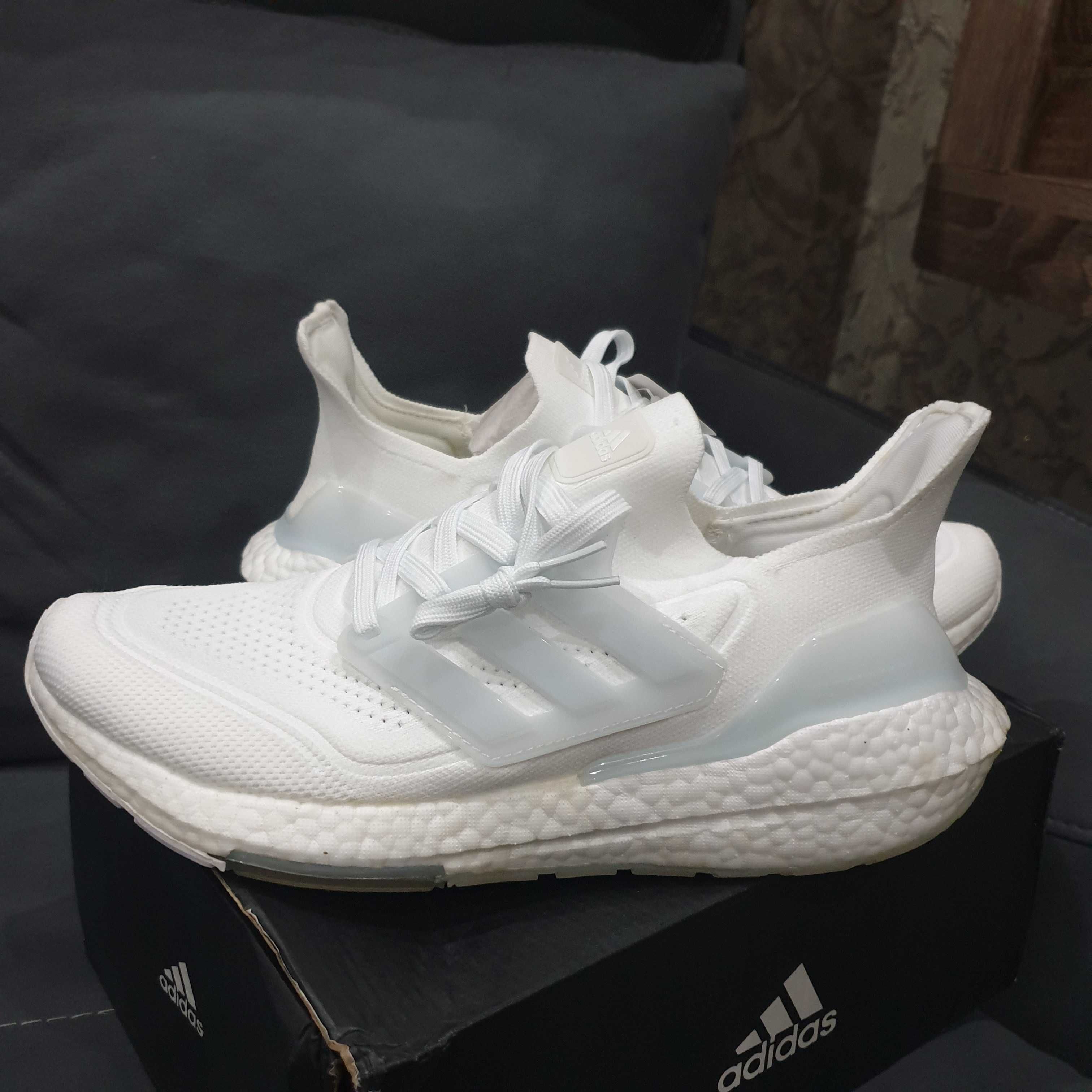Кроссовки Adidas Ultraboost новые