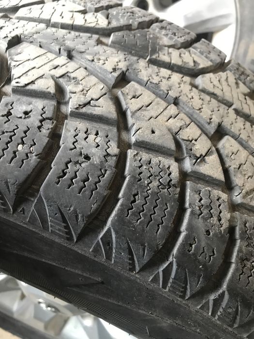 Продам шины б/у р.р 265/65/R17
