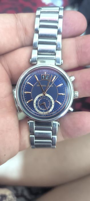 Часы швейцарские