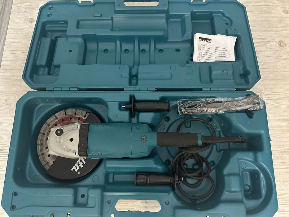 Makita GA9020R 230 мм / 2200 W – почти нов, използван само 3-4 пъти