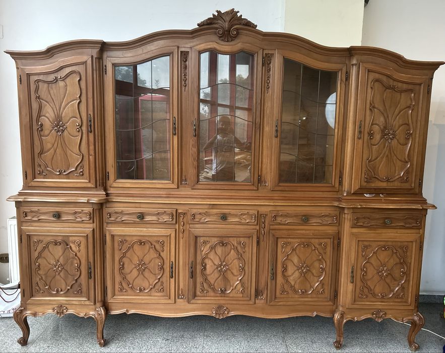 Vitrina/ biblioteca din lemn masiv de nuc