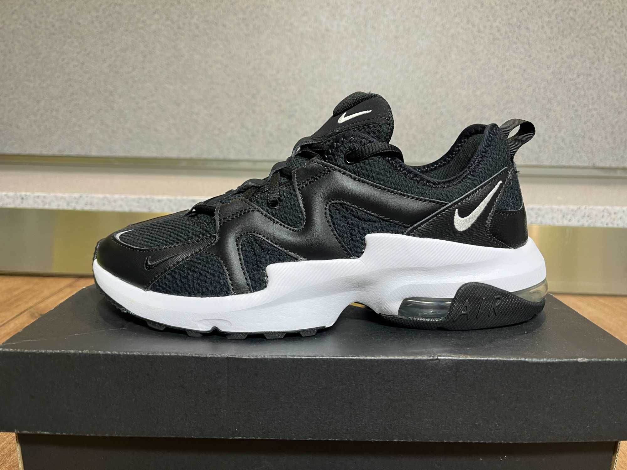 ОРИГИНАЛНИ *** Nike Air Max Graviton  Black/White