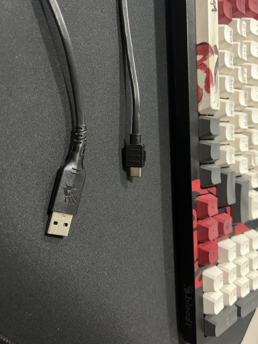 Продам механическую клавиатуру Bloody s98