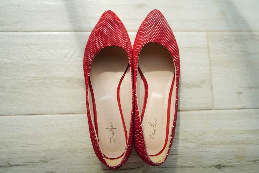 Balerini rosii cu buline