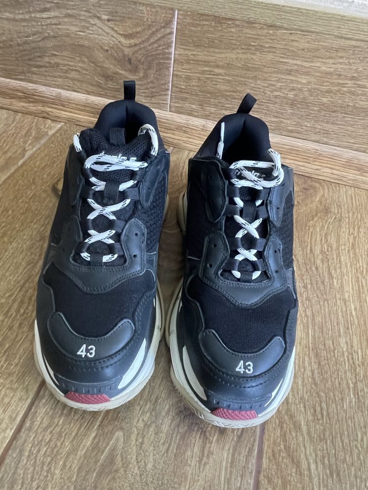 Balenciaga triple s