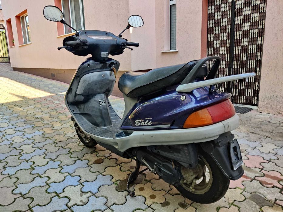 Scuter Honda Bali in 2 timpi. Cu acte