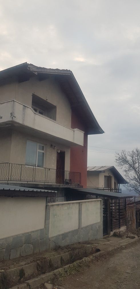 Продава къща в с.Бистрица общ.Дупница