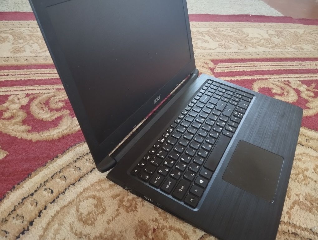 ACER Aspire A315-33 ; 1000gb/8gb