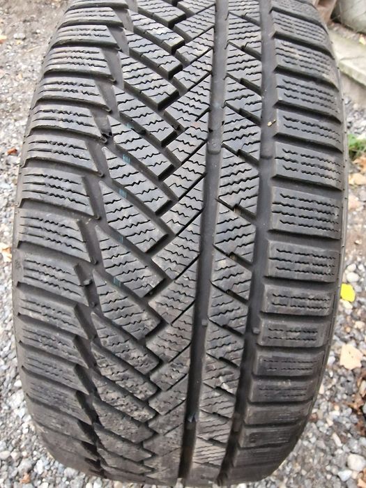 Anvelopă 245/40R18 marca Continental, M+S, DOT 2021,8 mm