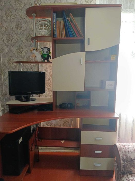 Компьютерный стол