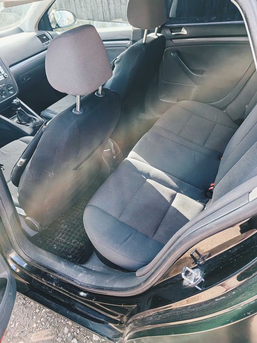 Vand golf5 anul 2008