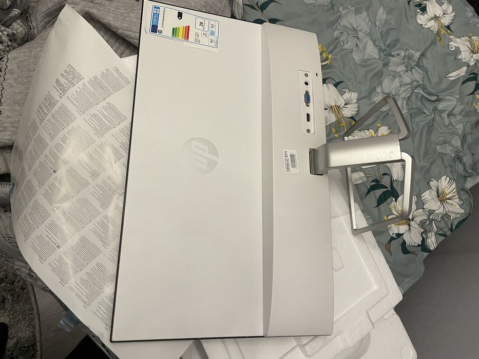 Монитор почти новый Hp 24FW Full комплект