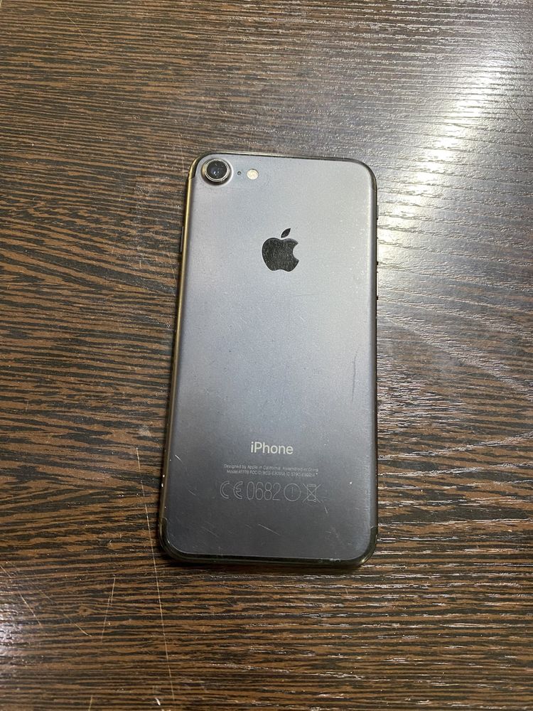 IPhone 7 в хорошем состоянии