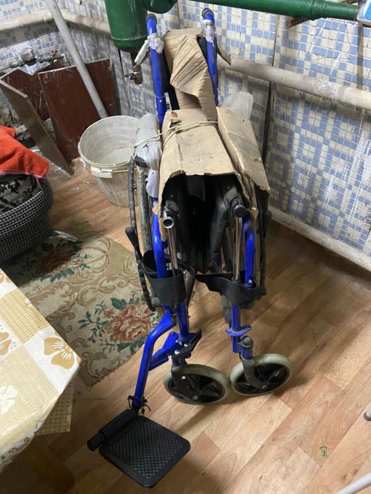 Кресло-коляска для инвалидов