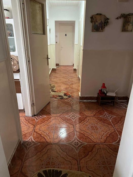 Vand apartament 3 camere decomandat Onesti