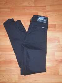 Pantaloni calvin Klein jeans mărimea xs