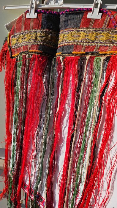 Costum traditional de Banat cu fir metalic