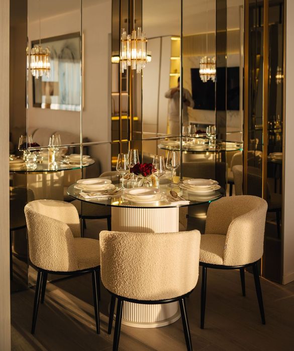 Set dining nou – masă rotundă custom Ø120 cm+4 scaune Eichholtz bouclé