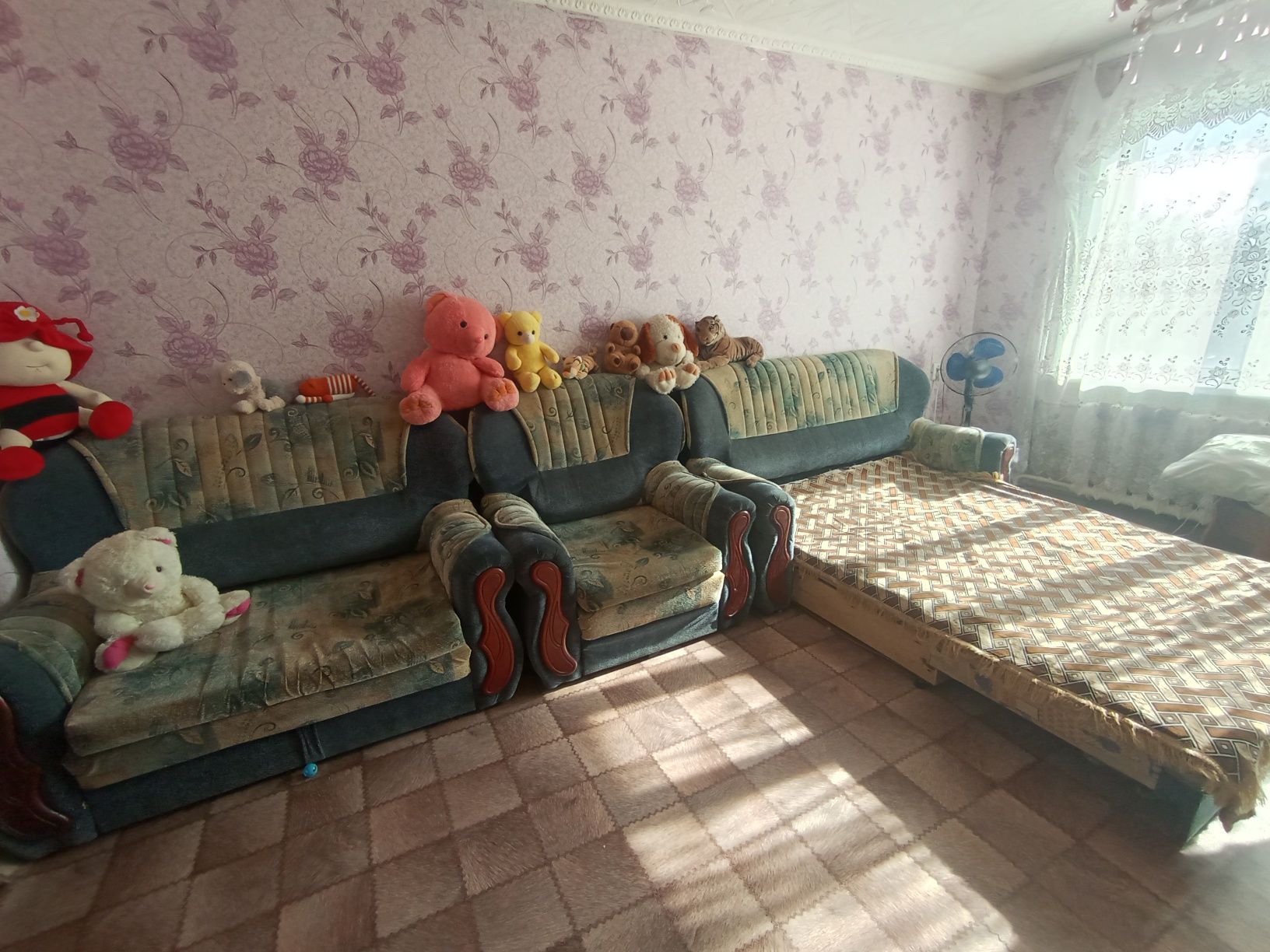Продам диван и 2 кресла