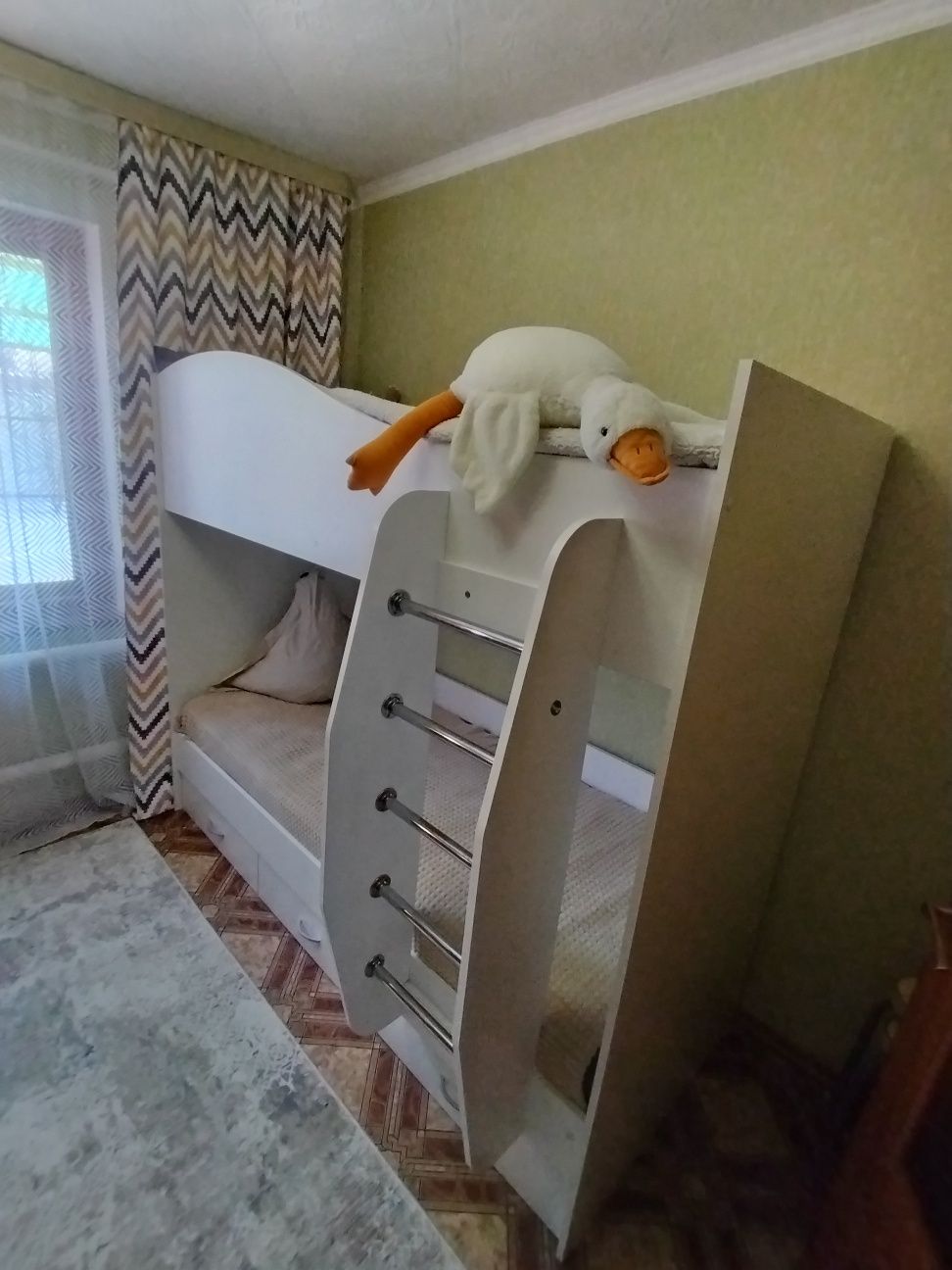 Кровать двухъярусная