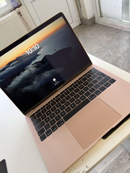 Macbook air 2019 gold