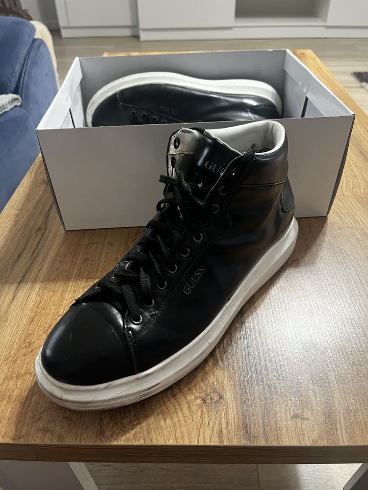 Pantofi Guess barbati