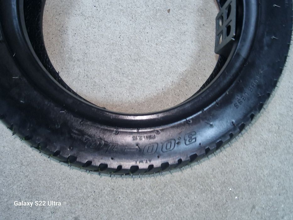 Cauciuc tricicleta scuter 300x10
